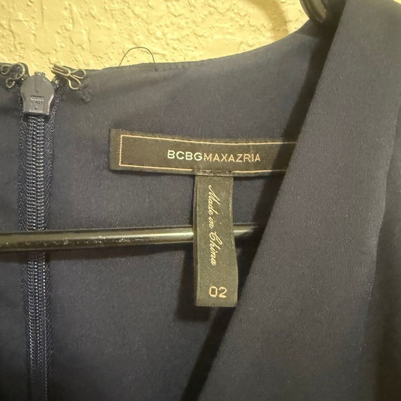 BCBG MaxAxria Ruffle Deep V Cocktail Party Short Sleeve Mini Dress Sz 2 Dk Navy - Picture 7 of 8